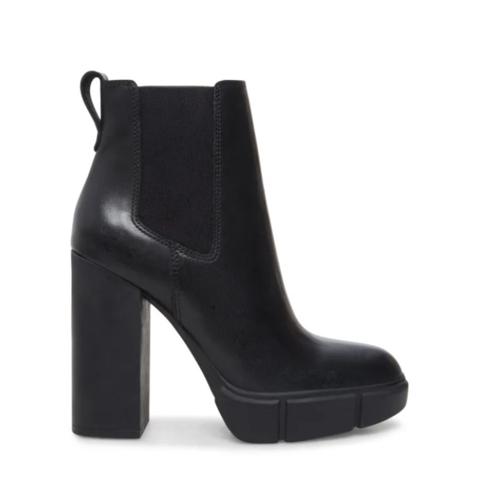 Steve Madden Black leather platform ankle chunky heel  boots.